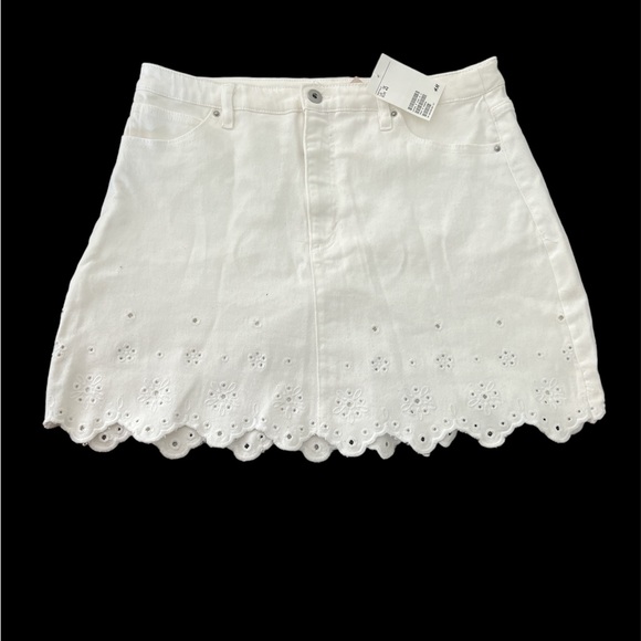 H&M Scalloped Denim Skirt - Picture 1 of 2